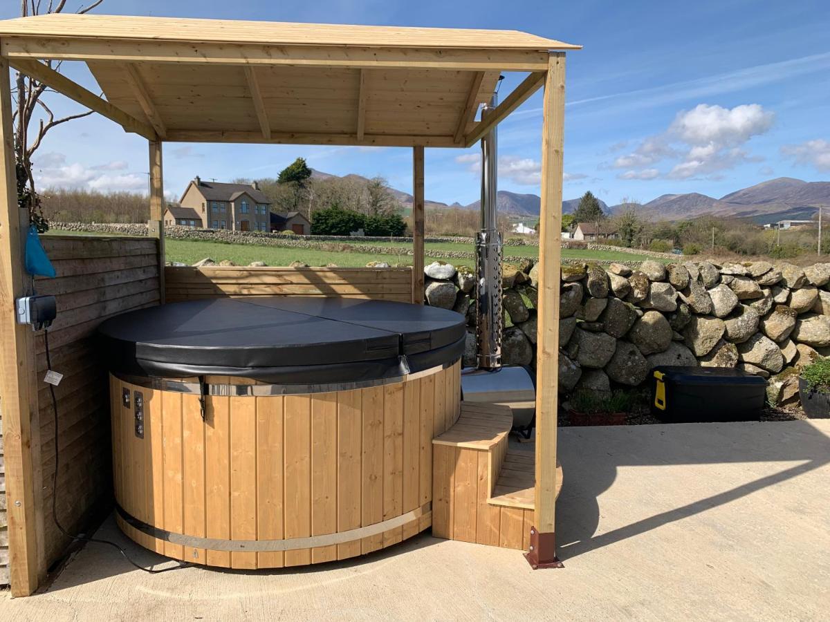 Moneydarragh Cottage With Uninterrupted Mountain And Sea Views- Hot Tub Available For Hire Annalong Exteriér fotografie