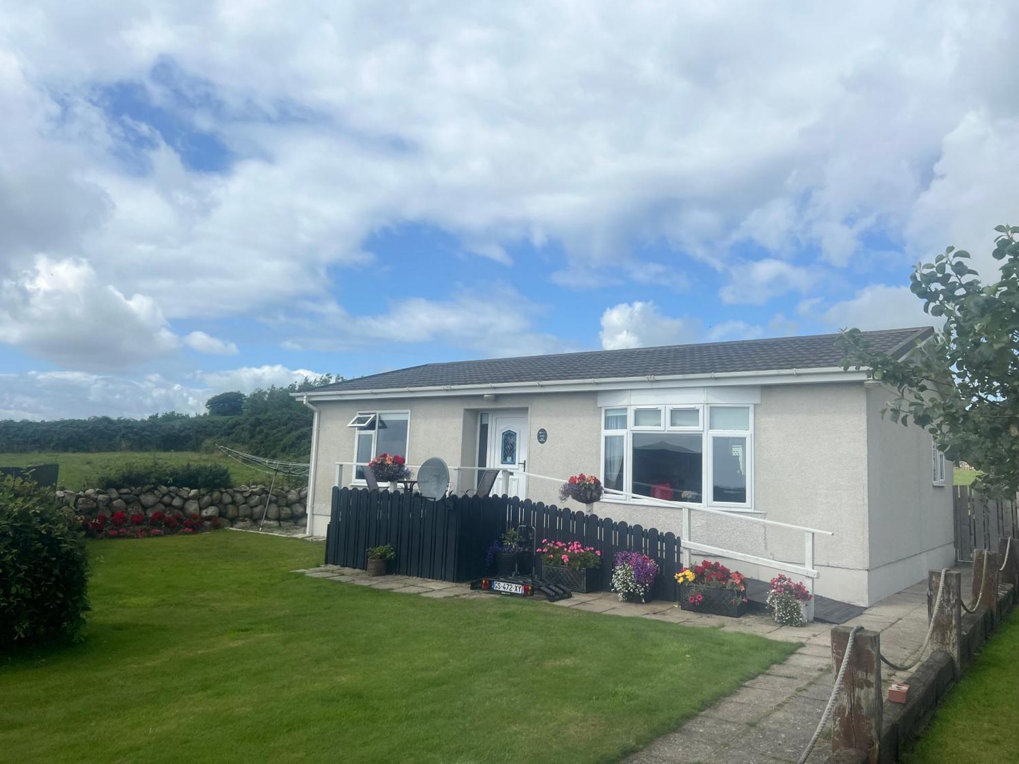 Moneydarragh Cottage With Uninterrupted Mountain And Sea Views- Hot Tub Available For Hire Annalong Exteriér fotografie